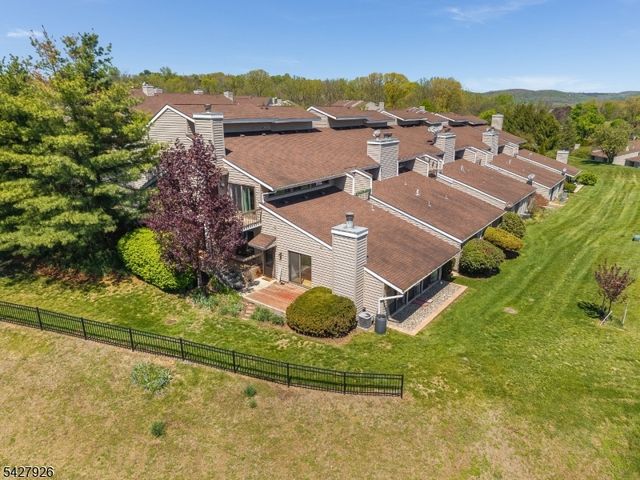 57 Overlook Dr, Union Twp., NJ 08809