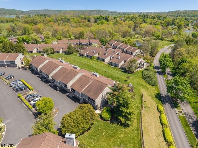 57 Overlook Dr, Union Twp., NJ 08809