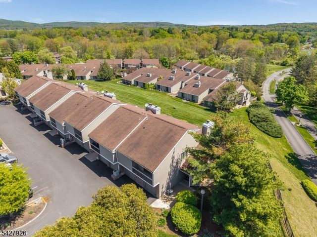 57 Overlook Dr, Union Twp., NJ 08809