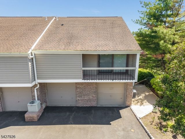 57 Overlook Dr, Union Twp., NJ 08809