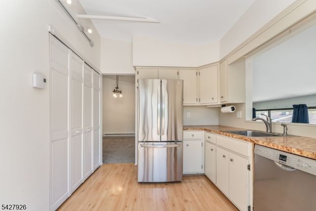 57 Overlook Dr, Union Twp., NJ 08809