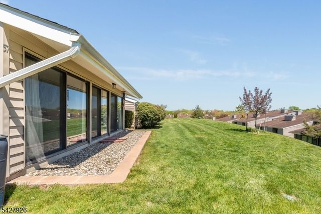 57 Overlook Dr, Union Twp., NJ 08809
