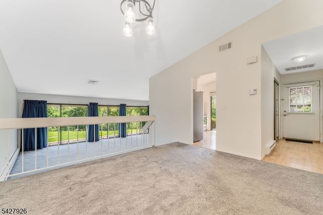 57 Overlook Dr, Union Twp., NJ 08809