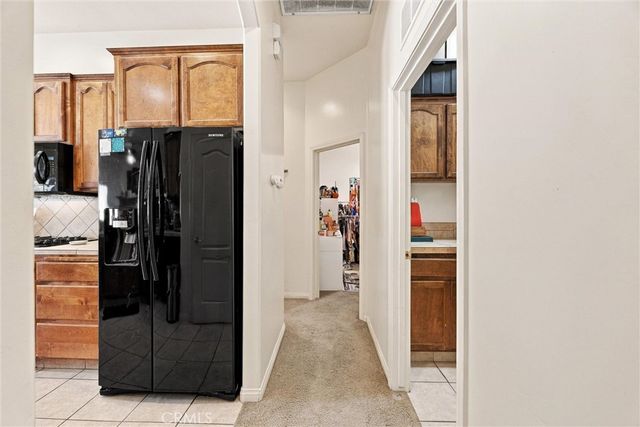 654 Mountain Mist Court, Bakersfield, CA 93308