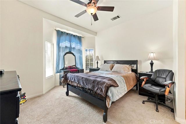 654 Mountain Mist Court, Bakersfield, CA 93308