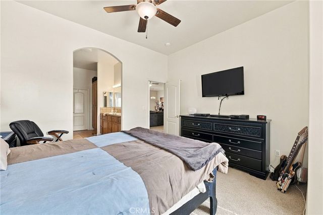 654 Mountain Mist Court, Bakersfield, CA 93308