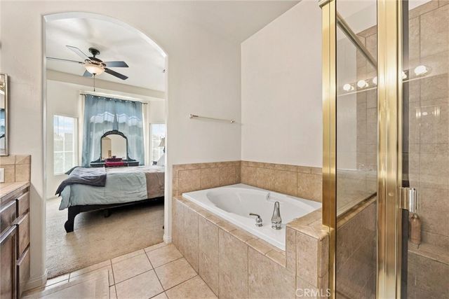 654 Mountain Mist Court, Bakersfield, CA 93308