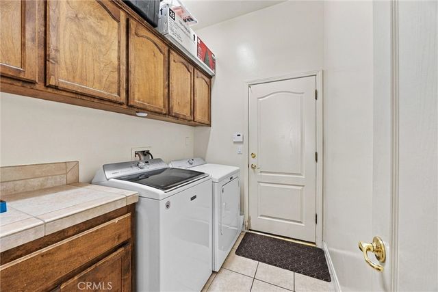 654 Mountain Mist Court, Bakersfield, CA 93308
