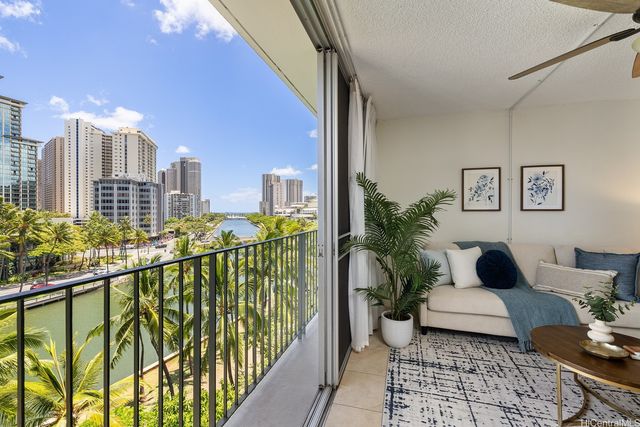 620 McCully Street 703, Honolulu, HI 96826