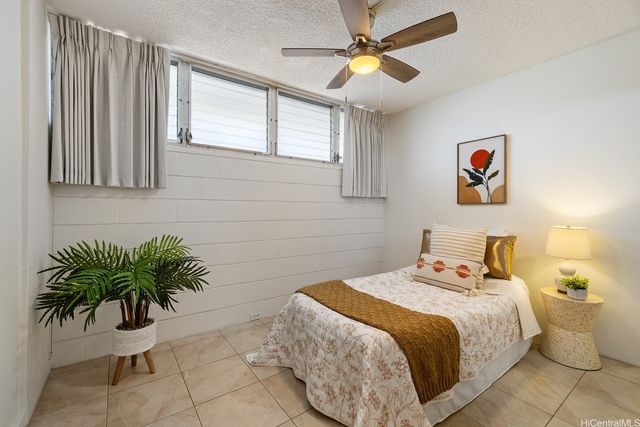 620 McCully Street 703, Honolulu, HI 96826