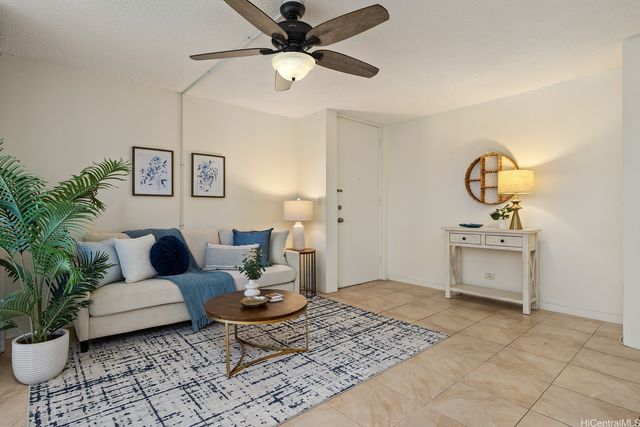 620 McCully Street 703, Honolulu, HI 96826
