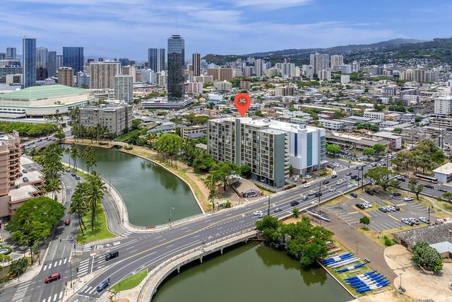 620 McCully Street 703, Honolulu, HI 96826