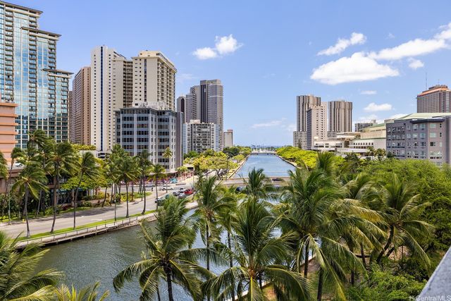 620 McCully Street 703, Honolulu, HI 96826