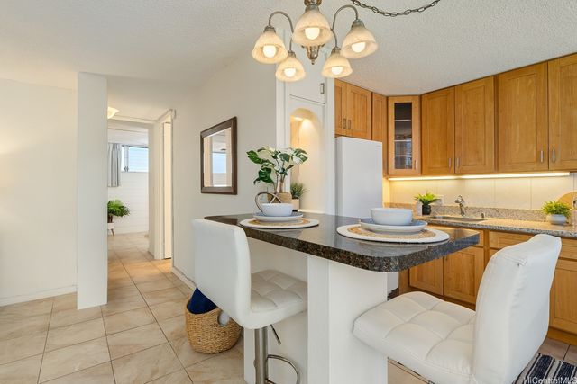620 McCully Street 703, Honolulu, HI 96826