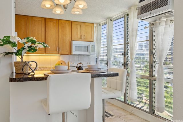 620 McCully Street 703, Honolulu, HI 96826