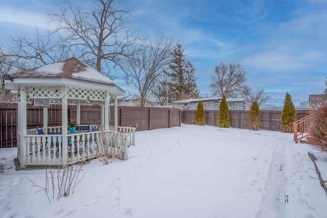 516 E North Street, Crown Point, IN 46307