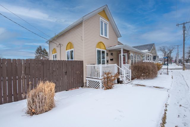 516 E North Street, Crown Point, IN 46307