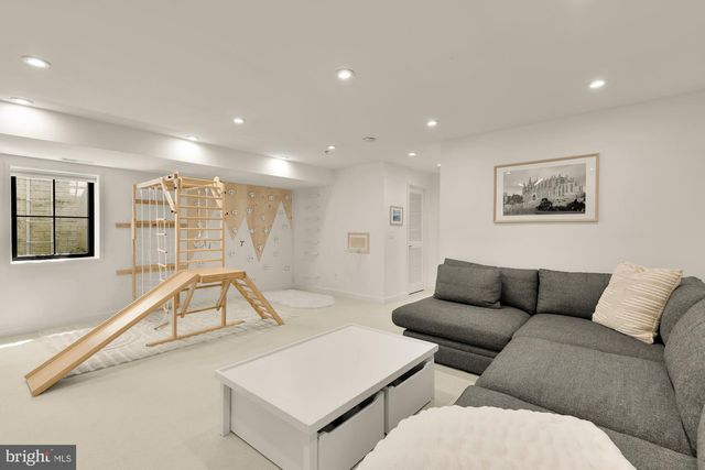 3935 6TH ST S, Arlington, VA 22204
