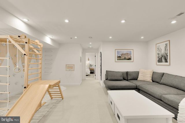 3935 6TH ST S, Arlington, VA 22204