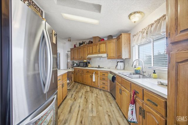 8536 Kern Canyon Road 3, Bakersfield, CA 93306