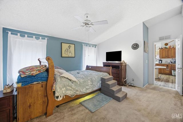 8536 Kern Canyon Road 3, Bakersfield, CA 93306