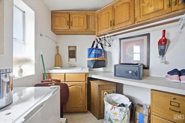 8536 Kern Canyon Road 3, Bakersfield, CA 93306