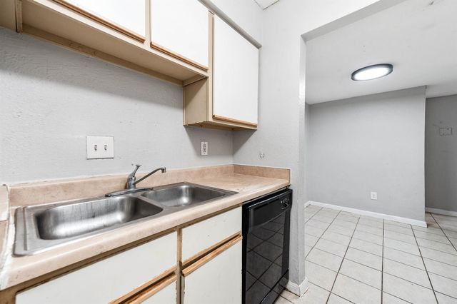 9616 Long Point Road 33, Houston, TX 77055