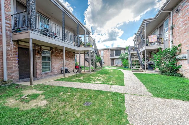 9616 Long Point Road 33, Houston, TX 77055
