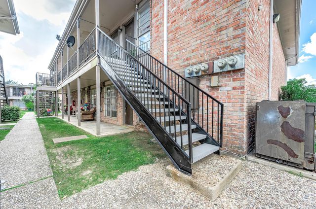 9616 Long Point Road 33, Houston, TX 77055