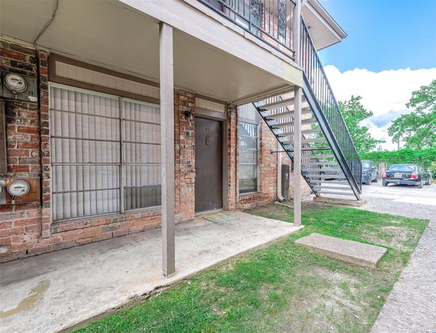 9616 Long Point Road 33, Houston, TX 77055