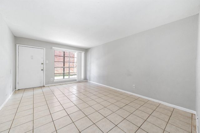 9616 Long Point Road 33, Houston, TX 77055