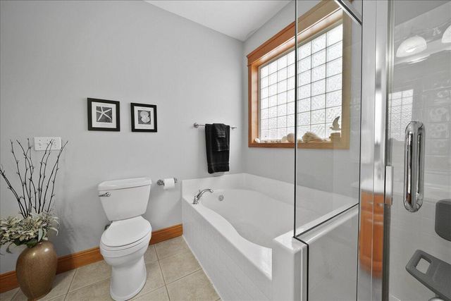 430 Oak Breeze Drive, Valparaiso, IN 46383