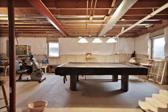 430 Oak Breeze Drive, Valparaiso, IN 46383