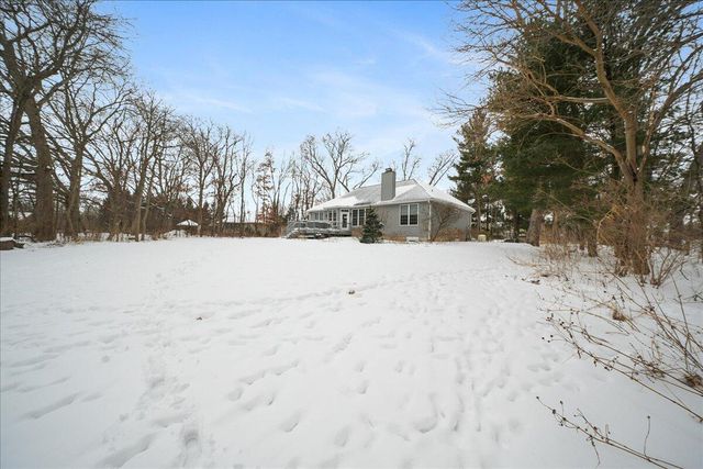 430 Oak Breeze Drive, Valparaiso, IN 46383