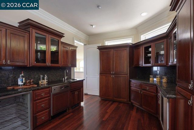 5606 La Salle Ave, Oakland, CA 94611