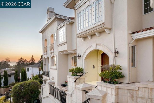 5606 La Salle Ave, Oakland, CA 94611