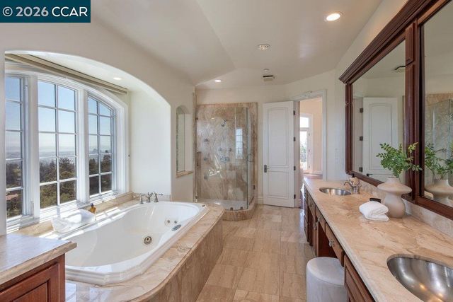 5606 La Salle Ave, Oakland, CA 94611
