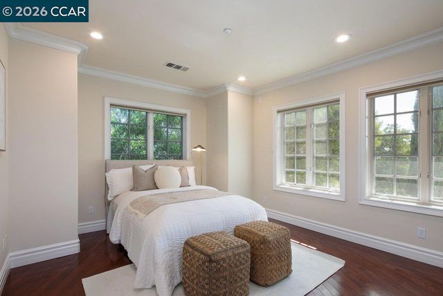 5606 La Salle Ave, Oakland, CA 94611