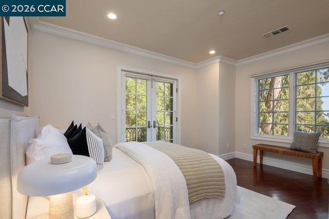 5606 La Salle Ave, Oakland, CA 94611