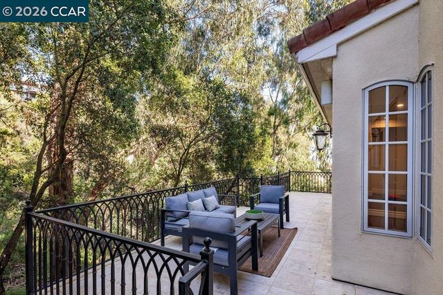 5606 La Salle Ave, Oakland, CA 94611