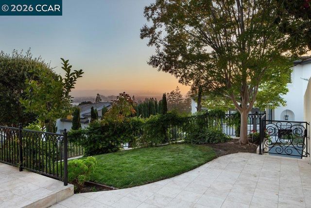 5606 La Salle Ave, Oakland, CA 94611