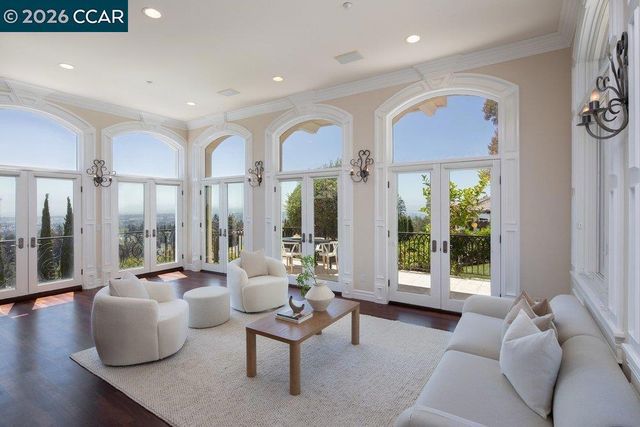 5606 La Salle Ave, Oakland, CA 94611