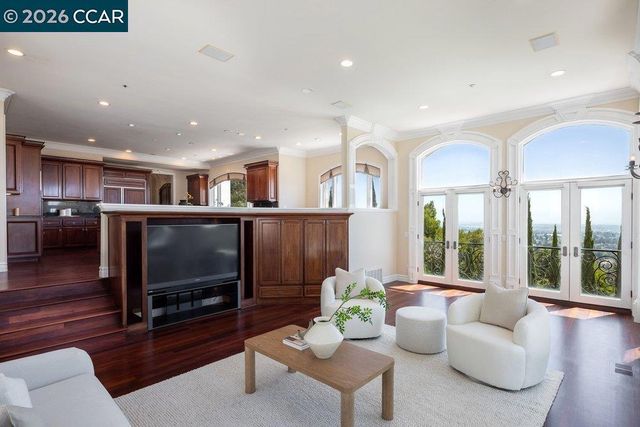5606 La Salle Ave, Oakland, CA 94611