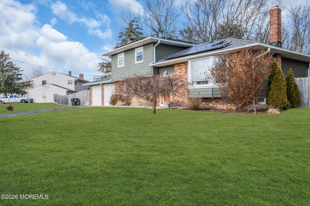 26 Westbrook Road, Howell, NJ 07731