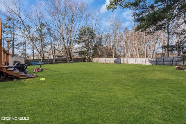 26 Westbrook Road, Howell, NJ 07731