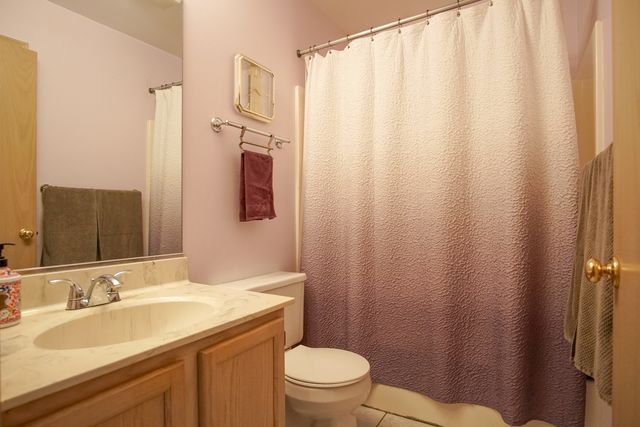 1961 Edinburgh Lane, Aurora, IL 60504