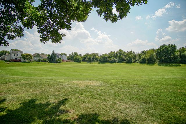 1961 Edinburgh Lane, Aurora, IL 60504