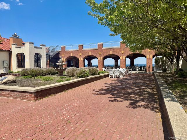 150 Burr Avenue, Northport, NY 11768