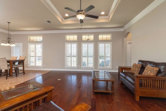 130 Austen Drive, Hudson Oaks, TX 76087