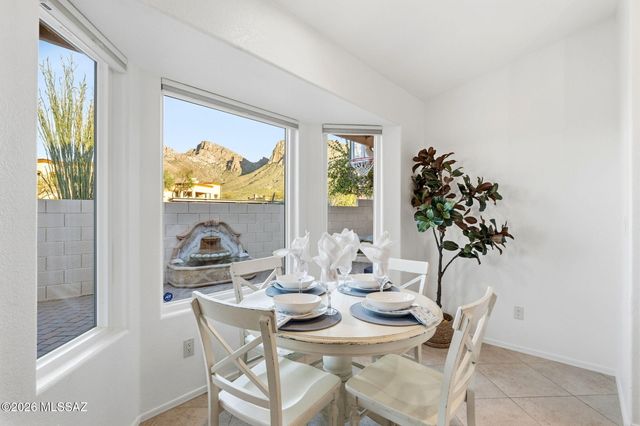 9960 N Roxbury Drive, Oro Valley, AZ 85737